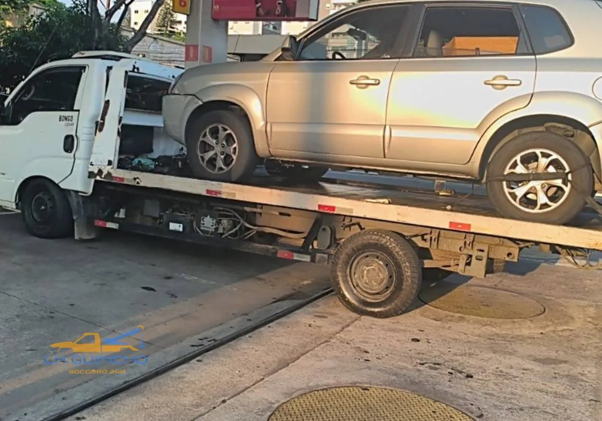 Situações de emergência veicular e decisão segura sobre guincho