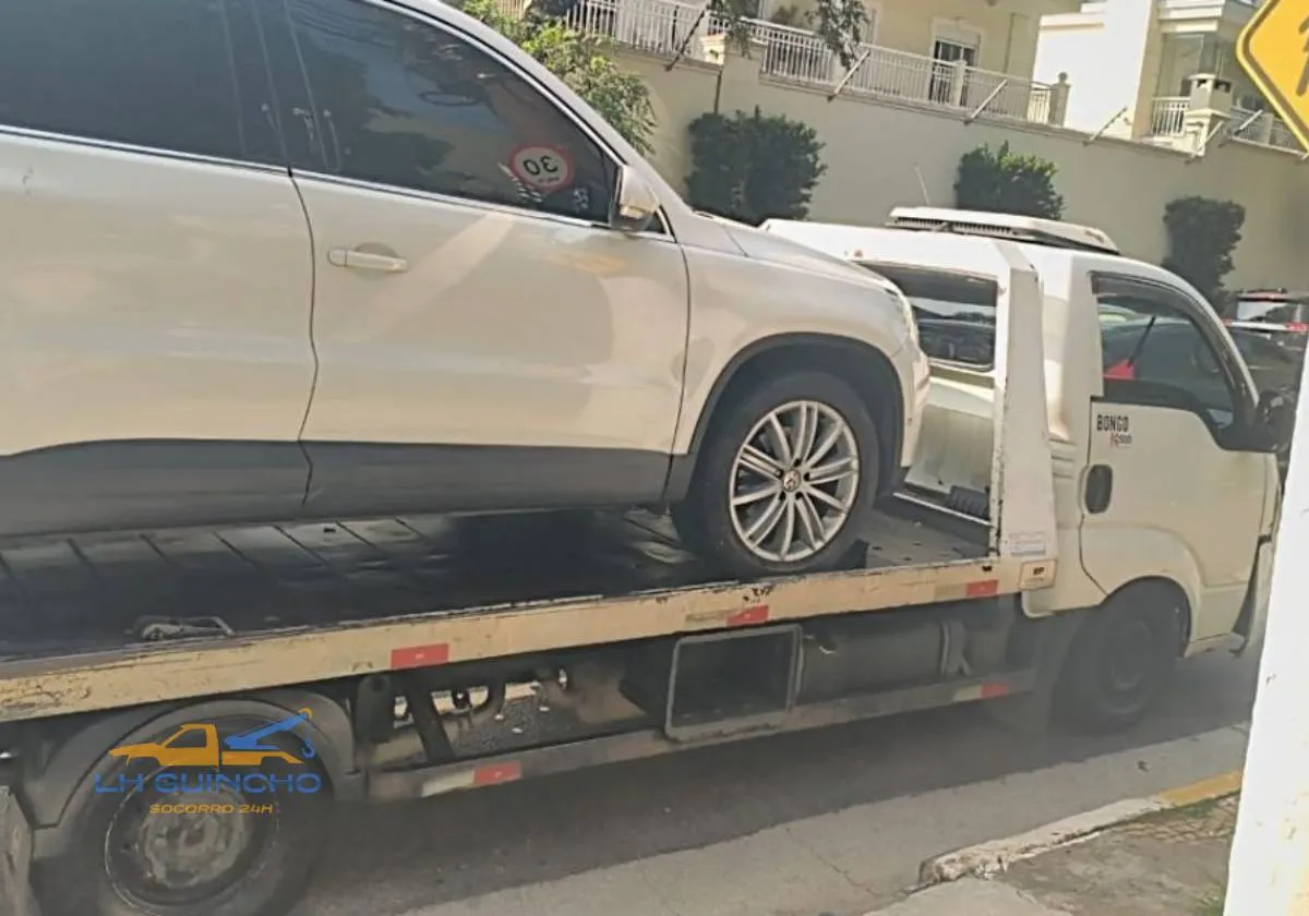 Atendimento emergencial com guincho após falha mecânica